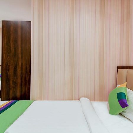 Treebo Trend Sindhura Grand Hotell Hyderabad Eksteriør bilde