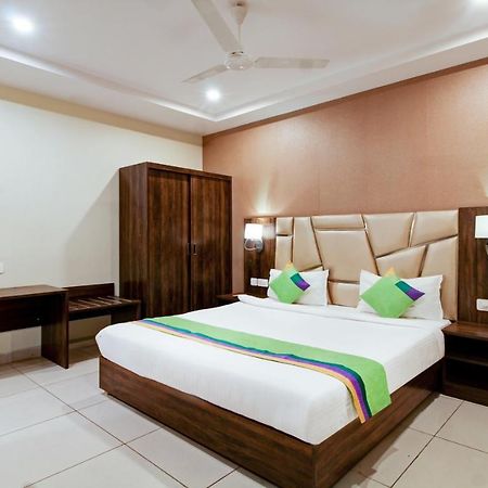 Treebo Trend Sindhura Grand Hotell Hyderabad Eksteriør bilde