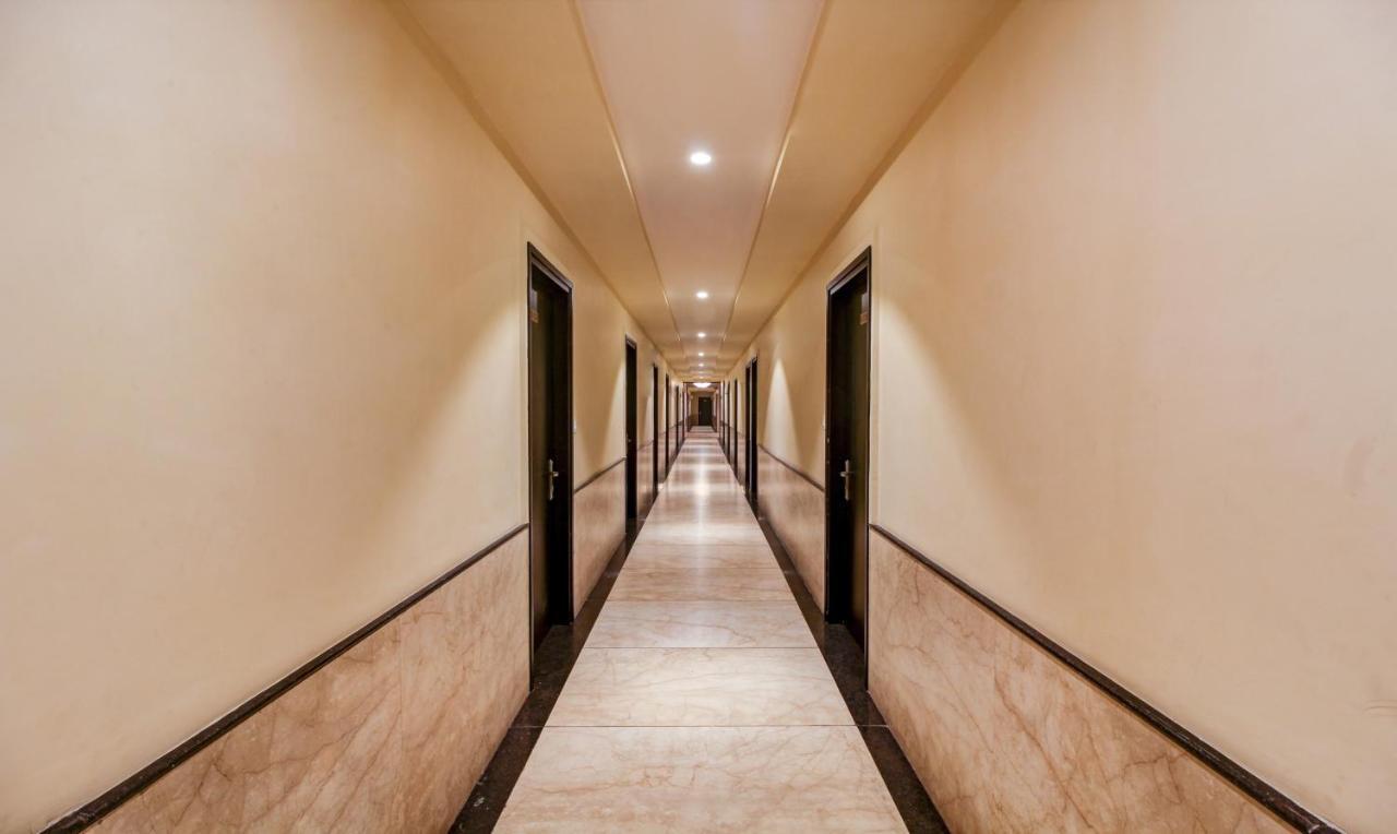 Treebo Trend Sindhura Grand Hotell Hyderabad Eksteriør bilde