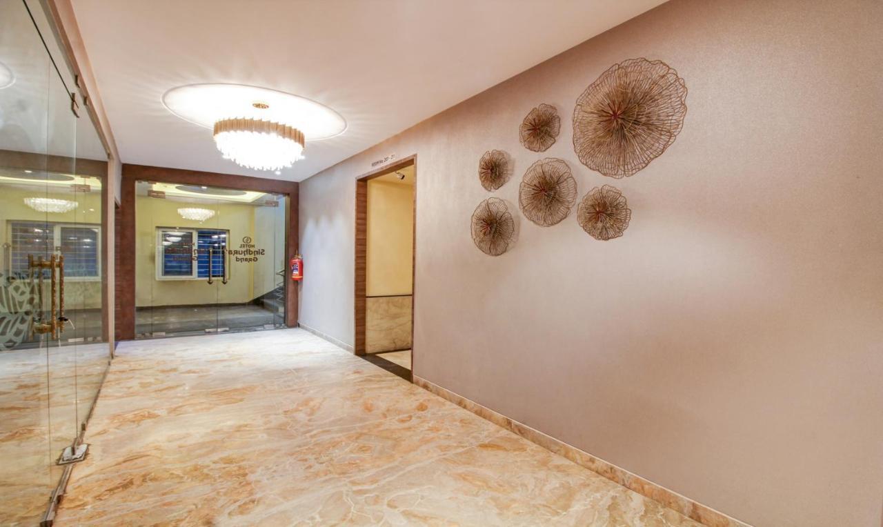 Treebo Trend Sindhura Grand Hotell Hyderabad Eksteriør bilde