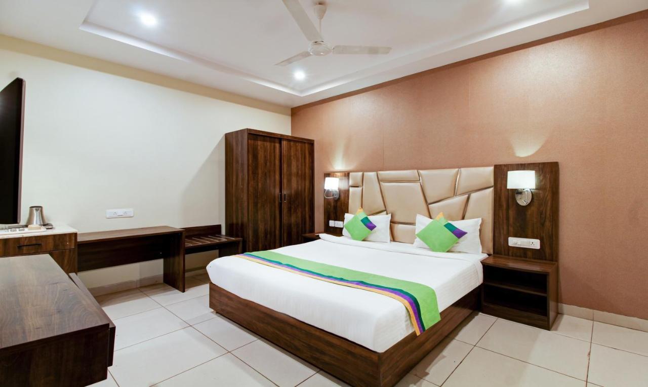 Treebo Trend Sindhura Grand Hotell Hyderabad Eksteriør bilde