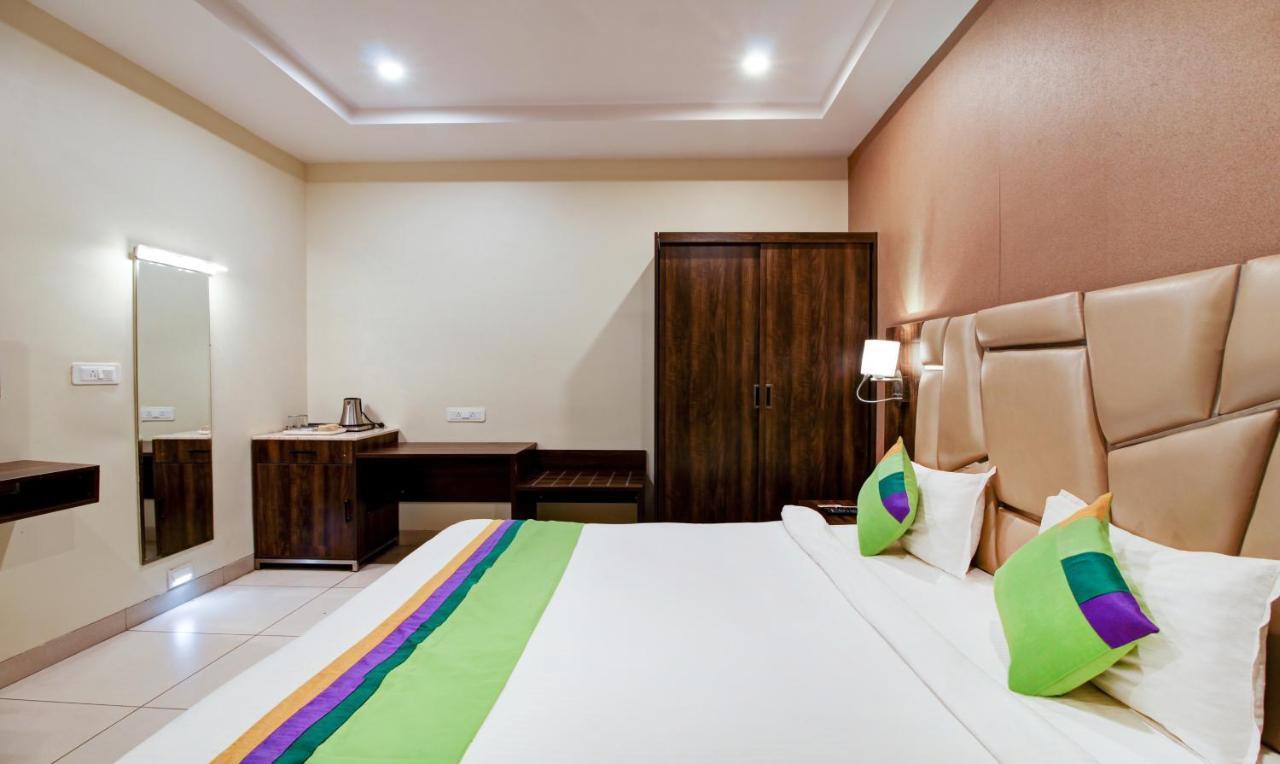 Treebo Trend Sindhura Grand Hotell Hyderabad Eksteriør bilde