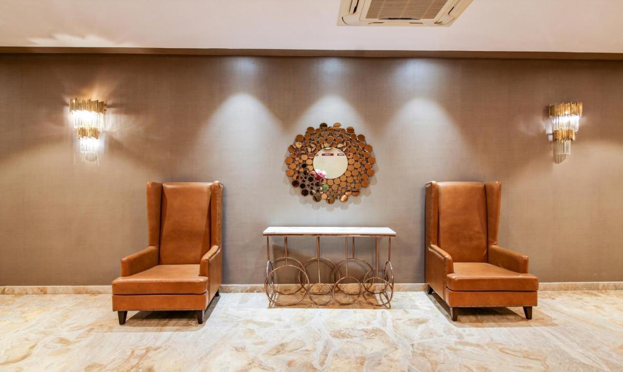 Treebo Trend Sindhura Grand Hotell Hyderabad Eksteriør bilde
