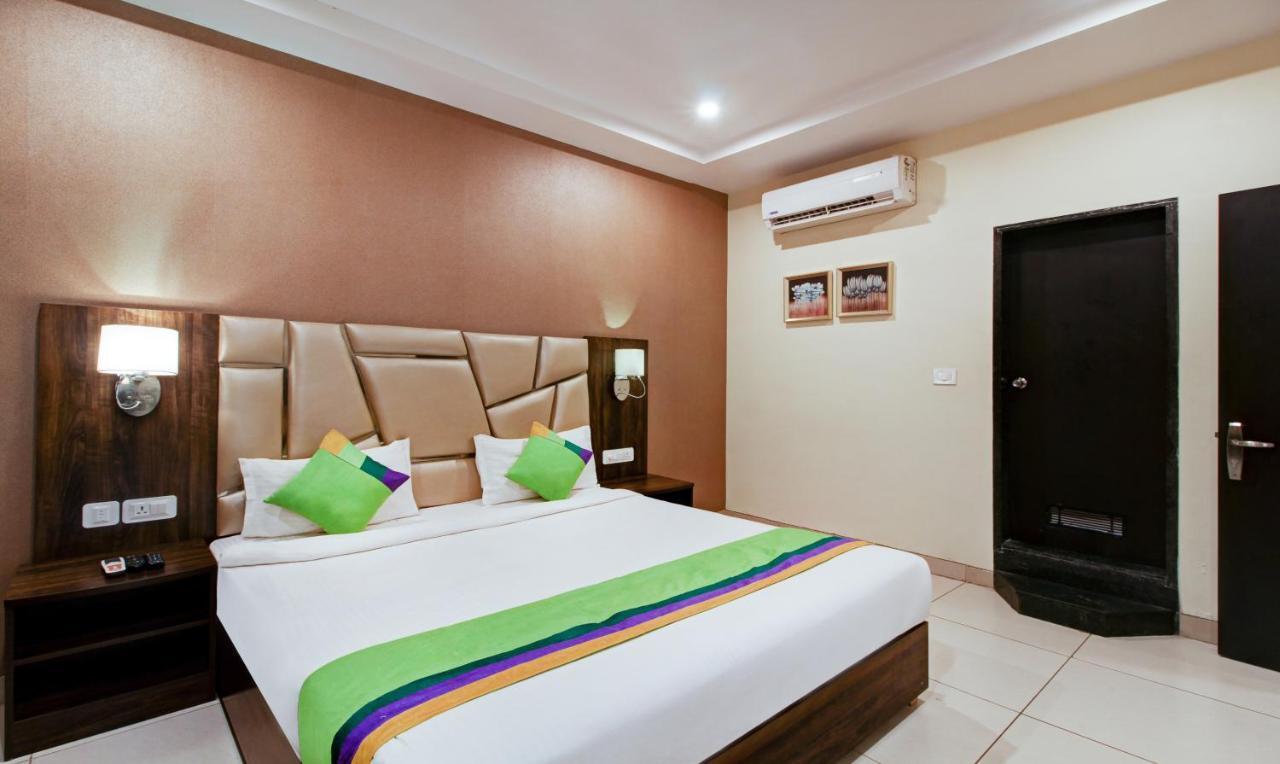 Treebo Trend Sindhura Grand Hotell Hyderabad Eksteriør bilde