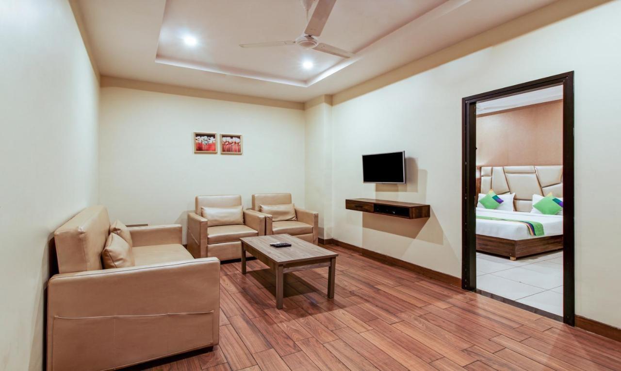 Treebo Trend Sindhura Grand Hotell Hyderabad Eksteriør bilde